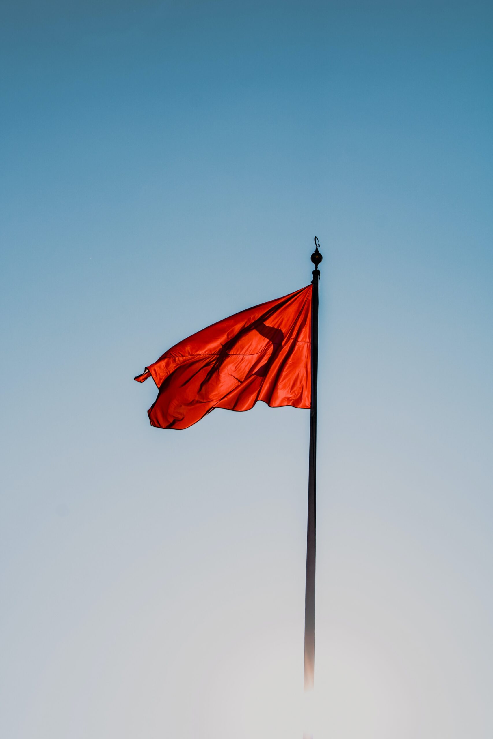 Red flags to look for when hiring professional caregivers for yourself or your loved ones